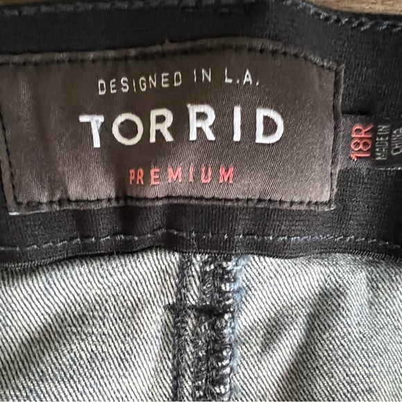 Torrid Bombshell Skinny Premium Stretch Blue Jeans Womens 18R Medium Wash - Picture 3 of 8